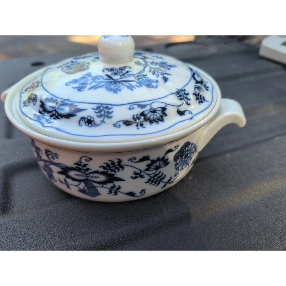 Blue Danube Covered Casserole Dish Blue Onion Japan Cottagecore Vintage Serving